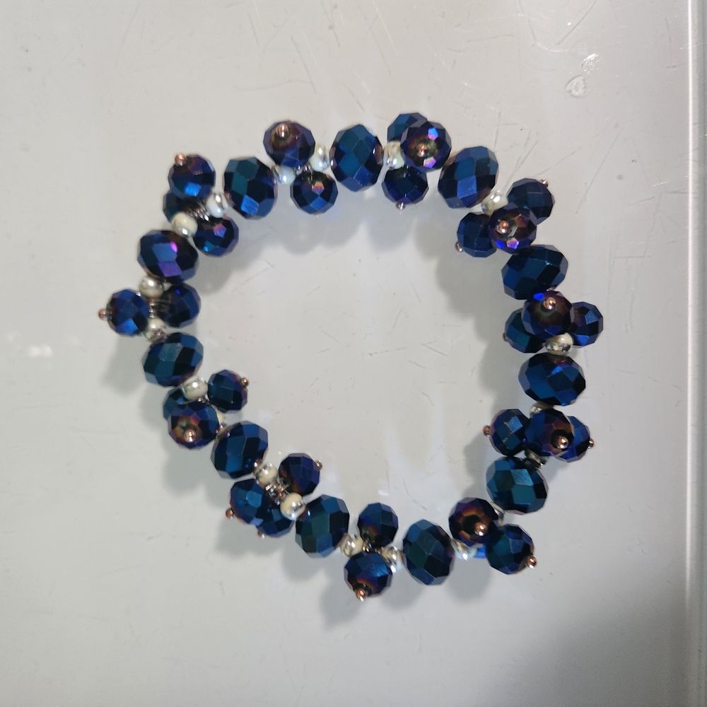Elegant Blue Beaded Bracelet